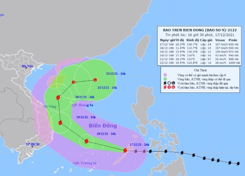 Bão Rai gió giật cấp 17 chính thức vào Biển Đông, hướng thẳng miền Trung