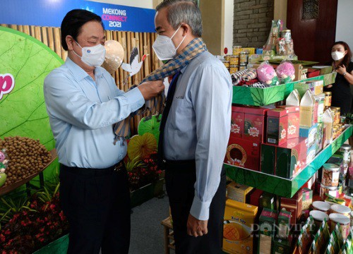 Bộ trưởng Lê Minh Hoan: Đừng chỉ săn đón đại bàng mà quên lót ổ cho chim sẻ