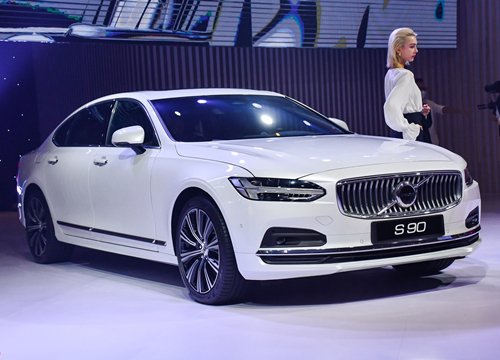 Chọn Mercedes-Benz E-Class hay Volvo S90 ở tầm giá 2-3 tỷ đồng?