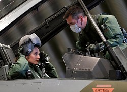 Công chúa Na Uy 17 tuổi điều khiển tiêm kích F-16