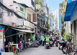 Huỳnh Hoa: Từ huyền thoại bánh mì "cắt cổ" ở Sài Gòn, chị chị em em vượt khó ngờ đâu nay lại tan vỡ vì "trà xanh"?