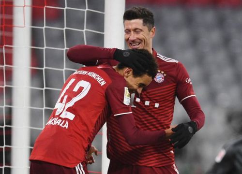 Lewandowski phá kỷ lục ghi bàn tại Bundesliga