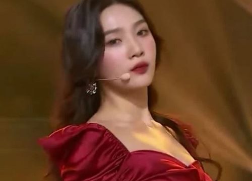 "Nữ thần váy đỏ" Joy (Red Velvet) comeback cực "gắt" tại KBS Gayo Daechukje: Sang và sexy nghẹt thở thế này fan chịu sao nổi!