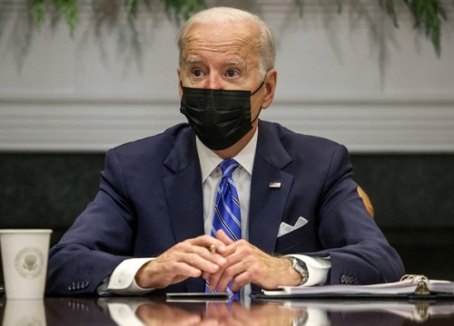 Omicron lan chưa từng thấy, ông Biden cảnh báo "mùa đông chết chóc"