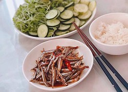 Bữa tối đơn giản mà hao cơm với cá cơm kho cay