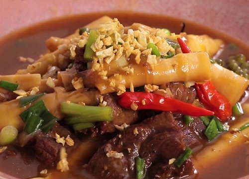 Cách làm bắp bò kho măng, sả ớt và thơm (dứa) đơn giản, thơm ngon