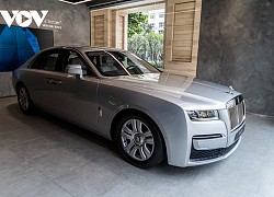 Cận cảnh Rolls-Royce Ghost thế hệ mới chính hãng đầu tiên tại Việt Nam