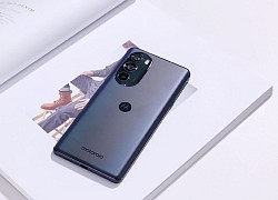 Chiếc điện thoại Snapdragon 8 Gen 1 đầu tiên hút khách