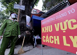 Một số F0 ở Hà Nội phải tự tìm 'bác sĩ mạng' vì phường quá tải