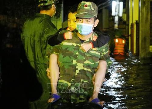 Phú Yên: Hàng trăm nhà dân thành phố Tuy Hòa bị ngập sâu do triều cường