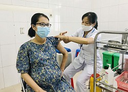 2 trường hợp cần trì hoãn tiêm vaccine COVID-19