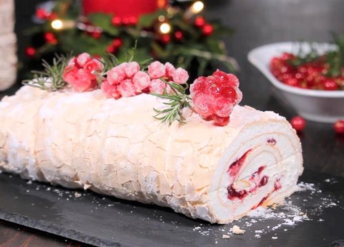 2 cách làm strawberry meringue cake ngọt ngào thơm béo cho tiệc Giáng Sinh