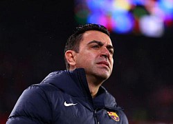 Barcelona hòa Sevilla dù được chơi hơn người