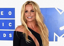 Britney Spears viết status thông báo ra nhạc mới nhưng vội xóa đi trong tích tắc