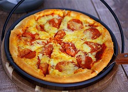 Cách làm pizza xúc xích lớp vỏ dày, giòn thơm