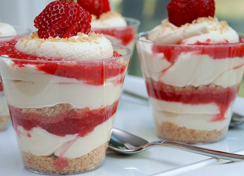 Cách làm trifle - món tráng miệng đẹp mắt, độc đáo cho mùa Noel