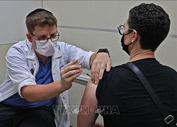 Israel phê duyệt tiêm mũi vaccine thứ 4