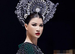 Trang Trần, Minh Tú cá tính trên sàn diễn thời trang