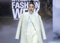 4 chị đại comeback "quậy banh" VIFW 2021: Thanh Hằng bao thầu vị trí vedette trong khi Vũ Thu Phương đang... trôi?