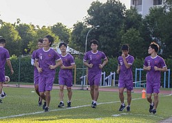 Chia tay AFF Cup, đội tuyển Việt Nam vẫn bị &#8220;giam lỏng&#8221; ở Singapore