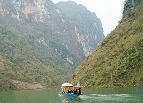 Khám phá vẻ đẹp hẻm Tu Sản - hẻm vực sâu nhất tại Đông Nam Á ở Hà Giang