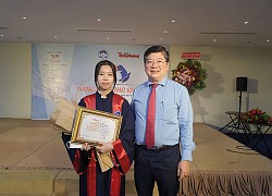 Nữ thủ khoa đại học mồ côi cha, mất mẹ và nghị lực phi thường