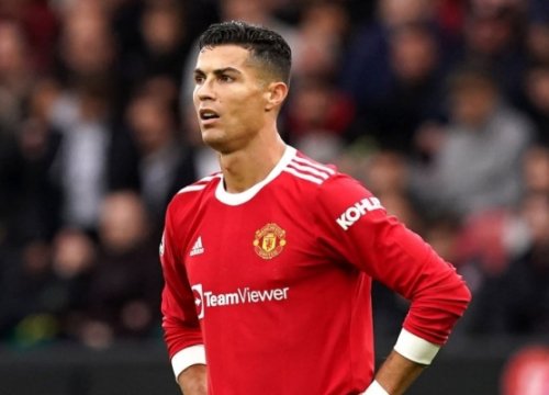 Ronaldo đứng ngoài top 5 'Cầu thủ hay nhất' của báo Guardian