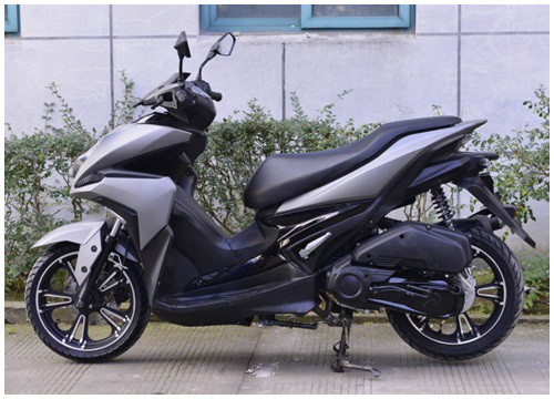 Xe tay ga Trung Quốc ngoại hình giống Yamaha NVX 155, giá chỉ 31 triệu đồng