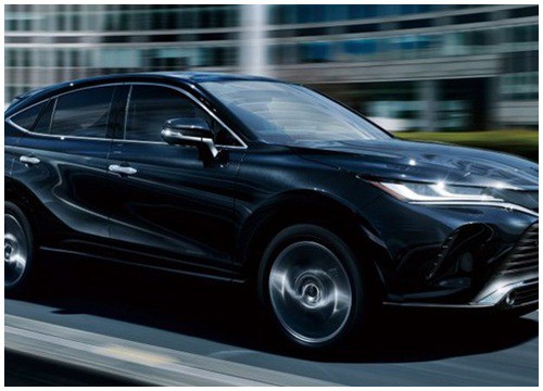 Toyota Harrier giá 'khủng' bán ra tại Đông Nam Á