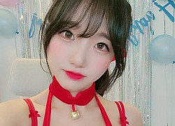 Mặc bikini gợi cảm rồi làm vlog tắm bồn định dạng 4K, nữ YouTuber mời gọi fan "tham gia" cùng, hút triệu view trên sóng