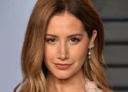 Diễn viên Ashley Tisdale từng xấu hổ vì sửa mũi