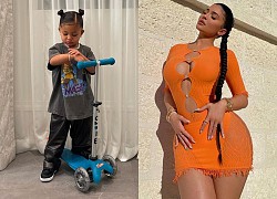 Kylie Jenner bị chỉ trích vì đưa con đi du lịch giữa thời dịch