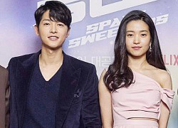 Song Joong Ki kề cận "bản sao Song Hye Kyo" tại họp báo bom tấn: Nhìn xa quá bảnh, zoom gần lộ luôn dấu hiệu lão hóa