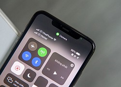 Vì sao iPhone bỗng dưng xuất hiện hai chấm màu xanh, cam?