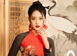 Á khôi 10x Thái Hà rực rỡ với áo dài xuân