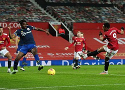 Berbatov: 'Man Utd tạo cuộc đua tam mã'