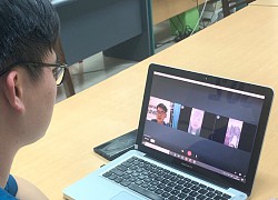 Cuộc gọi mỗi đêm ở tâm dịch của vợ chồng bác sĩ và con