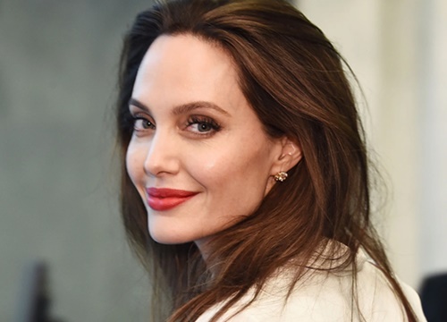 Phim mới của Angelina Jolie ra mắt vào tháng 5