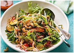 Salad ức gà kiểu Thái chống ngấy ngày Tết