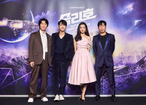 Siêu phẩm không gian của Song Jong Ki chính thức phát sóng trên nền tảng Netflix