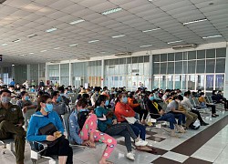 TP.HCM có ca nhiễm Covid: Ngàn người vật vạ trả vé tàu khỏi về quê, chịu mất tiền triệu