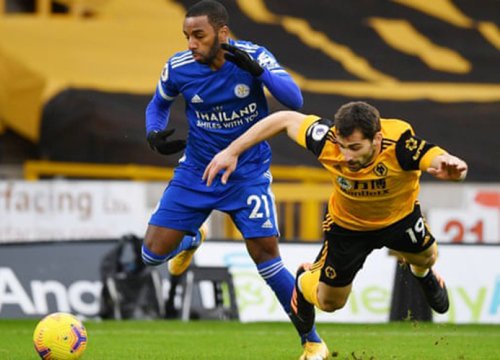 Leicester chia điểm trên sân của Wolverhampton