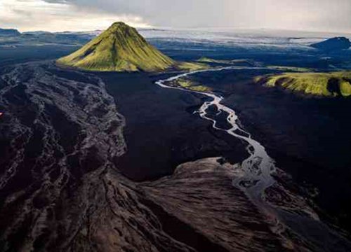 Loạt hình ảnh mê hoặc "Phía cuối sông băng" tại Iceland