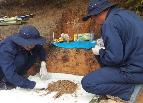 Phát hiện 8 ngôi mộ có thông tin của liệt sĩ quân tình nguyện Việt Nam