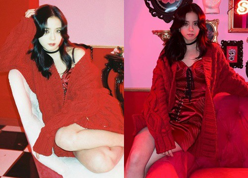 Trời ơi, cuối cùng Jisoo (BLACKPINK) cũng "bung xoã" sexy: Váy đỏ chót như đồ ngủ, tạo dáng "hiểm hóc" khoe vòng 1 lấp ló