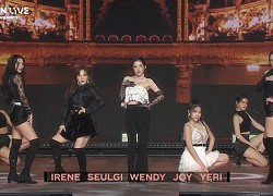 Để có thể trở lại sân khấu, Wendy (Red Velvet) vẫn tập hát dù phải băng bó kín mặt vì chấn thương