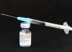 Nghịch cảnh phải bỏ phí vaccine COVID-19 vì ống tiêm tại Nhật Bản