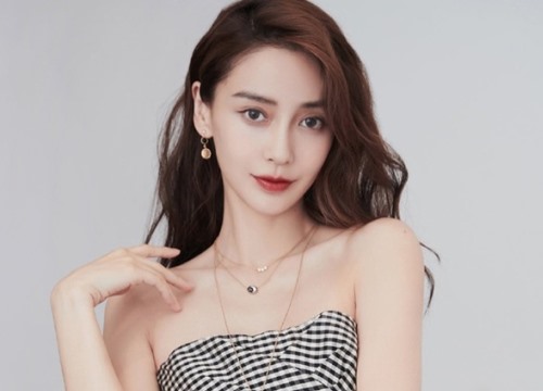 Angelababy đón lễ tình nhân một mình