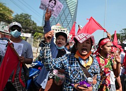 Hàng chục nghìn người Myanmar biểu tình ngày thứ 9 liên tiếp