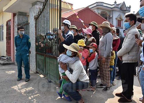 Hết hạn cách ly, 75 học sinh mầm non Hải Dương vui mừng về nhà ăn Tết